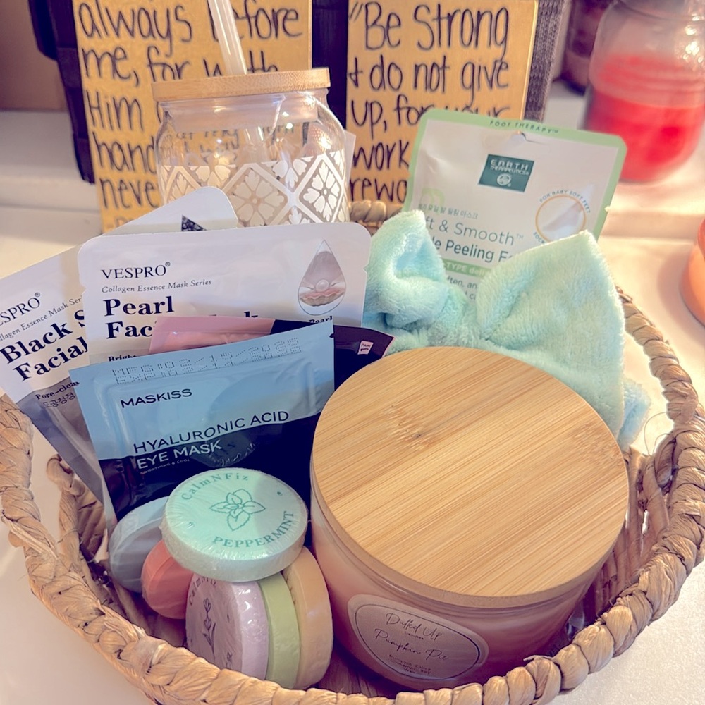 Spa Gift Basket | Custom Made Self Care Set | Relaxation Gift for Her - Picture 2 of 3